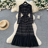 French Small Fragrant High-Grade Metal Buckle Waist Dress Women 2025 Autumn Thin Temperament Hollow Knitted Long Dress