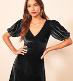 V-Neck Waist Swing Knitted Short-Sleeved Dress Female Fashion Light Luxury Fashion Temperament