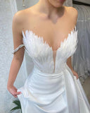 GY23133 Feathers Tug On The Ground To Open The Robe Dress
