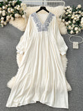 High-End Fat Mm Large-Size Women's New Embroidery V-Neck Loose Long National Style Holiday Dress 0515